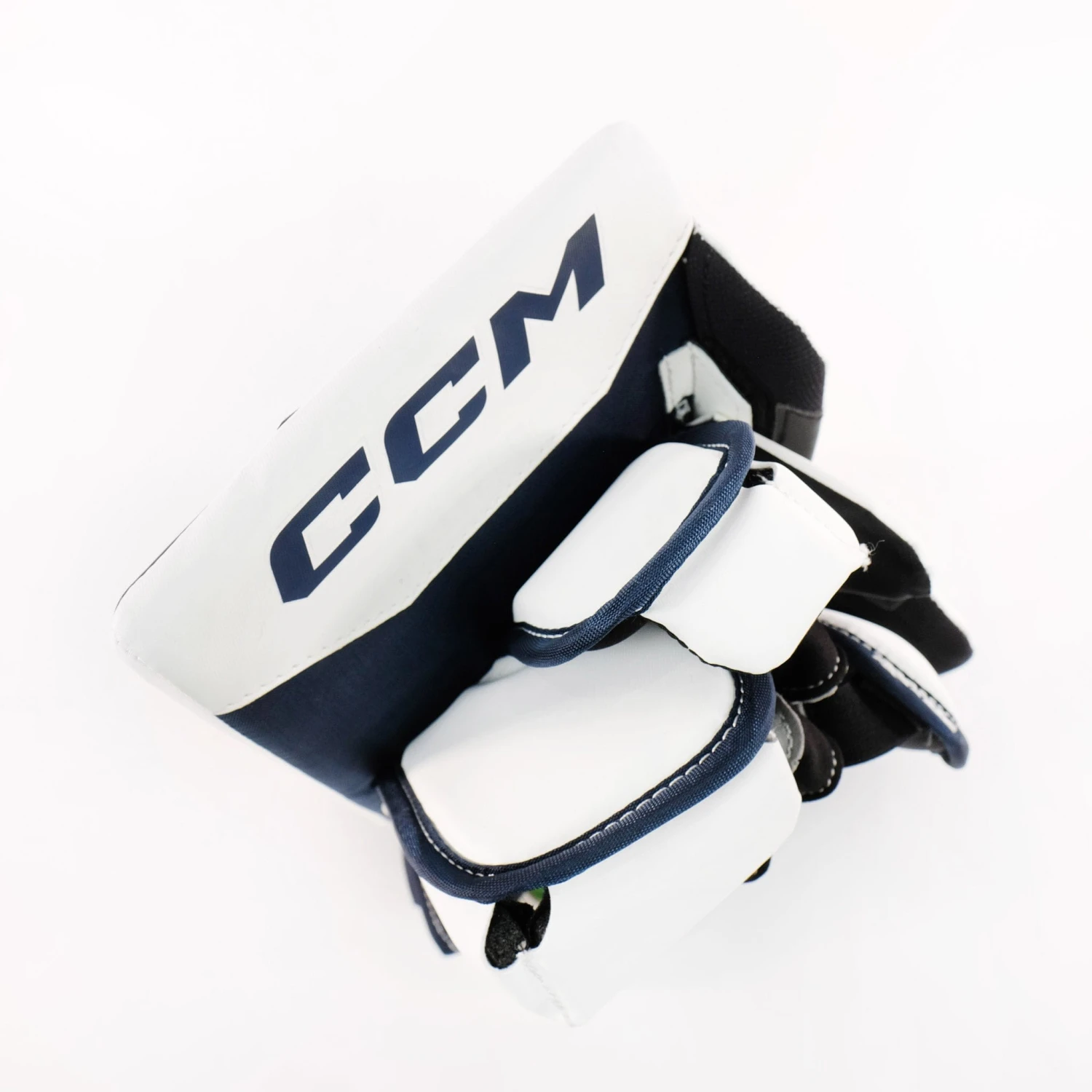CCM Axis 2.9 Intermediate Goalie Blocker 14 CCM Axis 2.9 Intermediate Goalie Blocker - Image 14