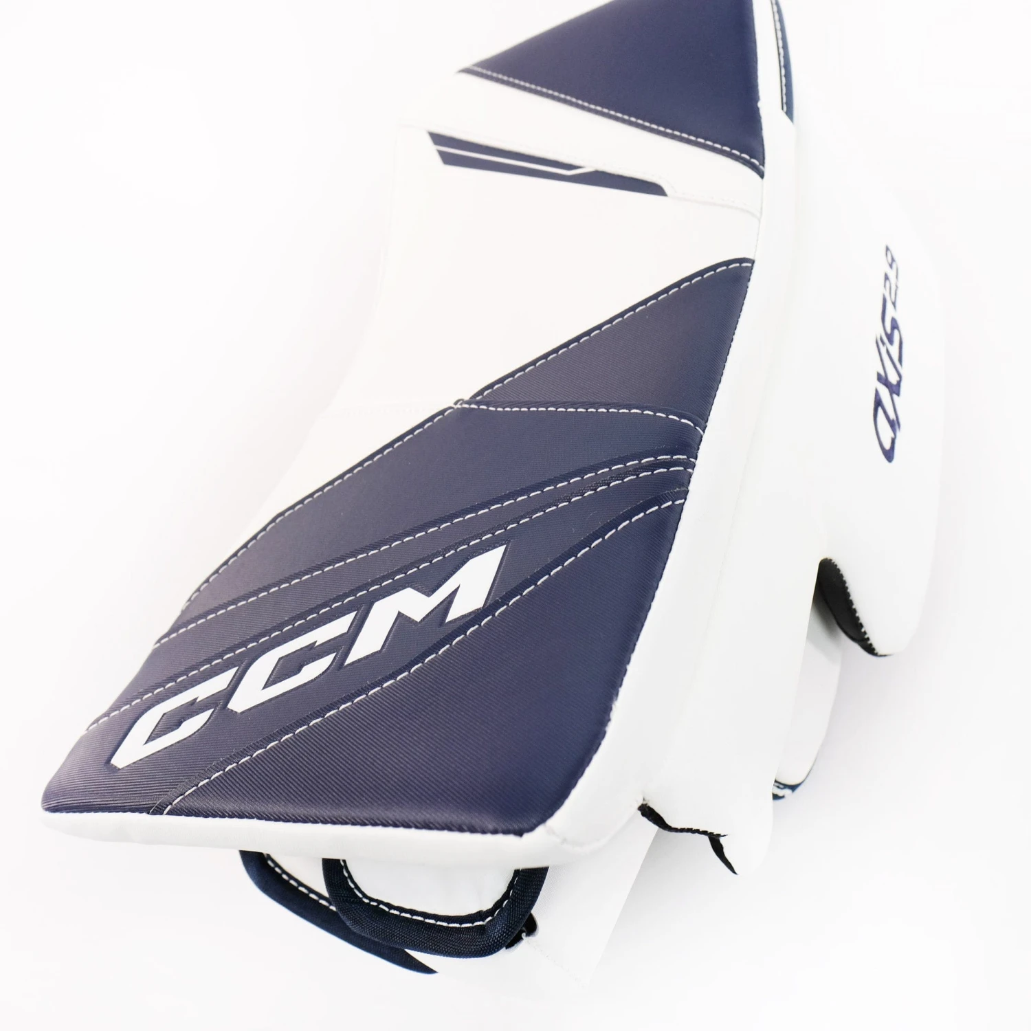 CCM Axis 2.9 Intermediate Goalie Blocker 11 CCM Axis 2.9 Intermediate Goalie Blocker - Image 11