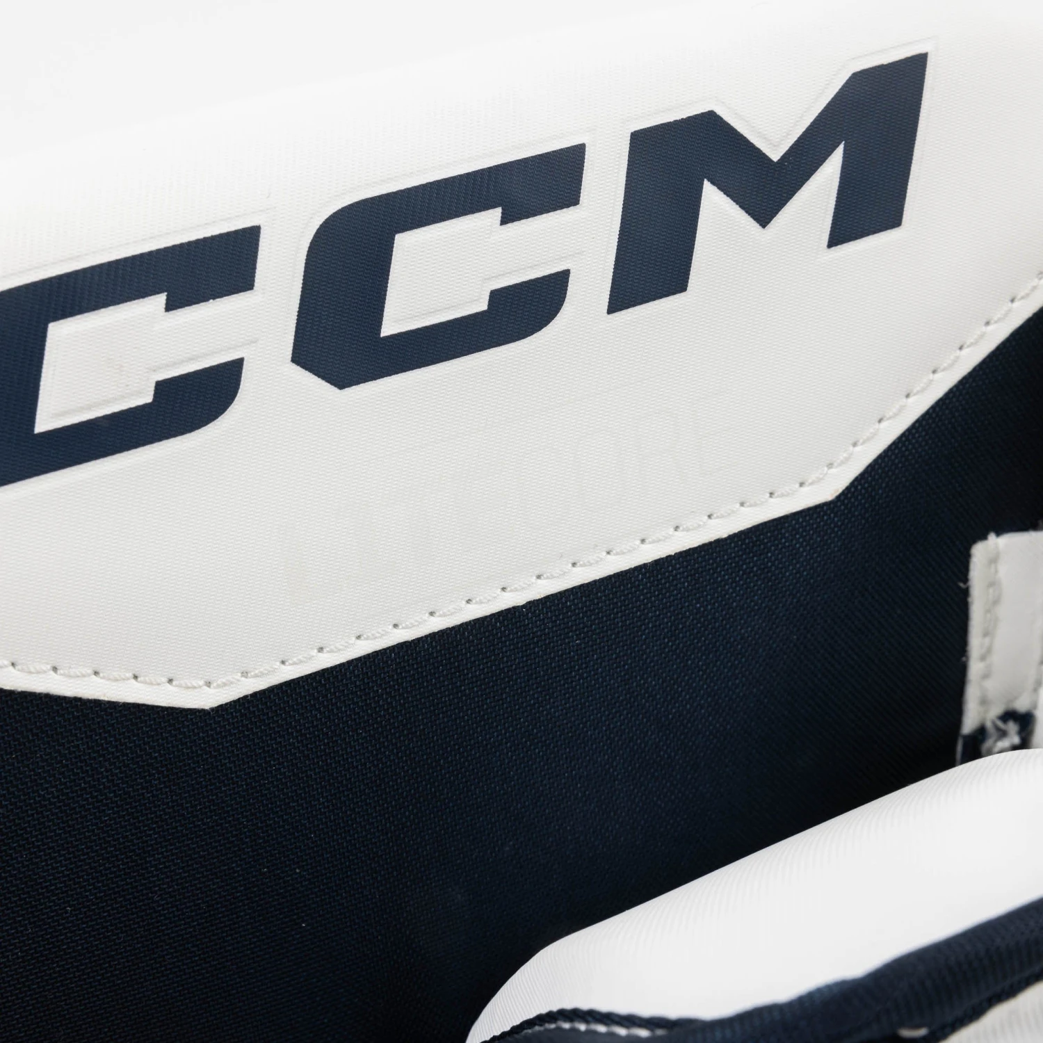 CCM Axis 2.9 Intermediate Goalie Blocker 8 CCM Axis 2.9 Intermediate Goalie Blocker - Image 8