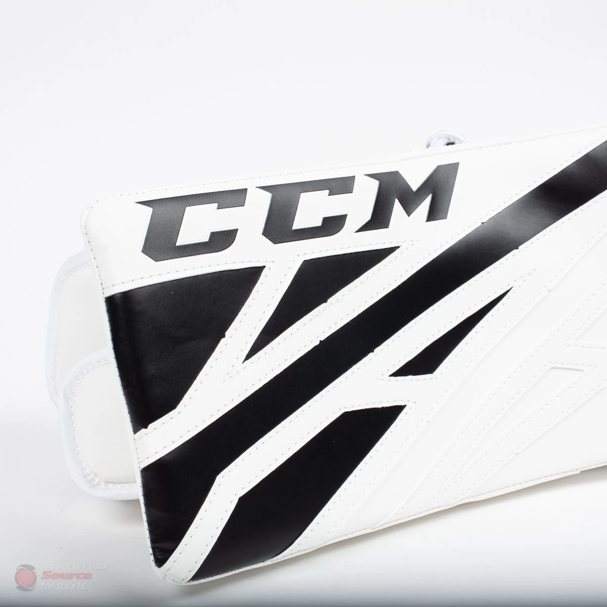 CCM Extreme Flex E4.5 Junior Goalie Blocker - Source Exclusive 2 CCM Extreme Flex E4.5 Junior Goalie Blocker - Source Exclusive - Image 2