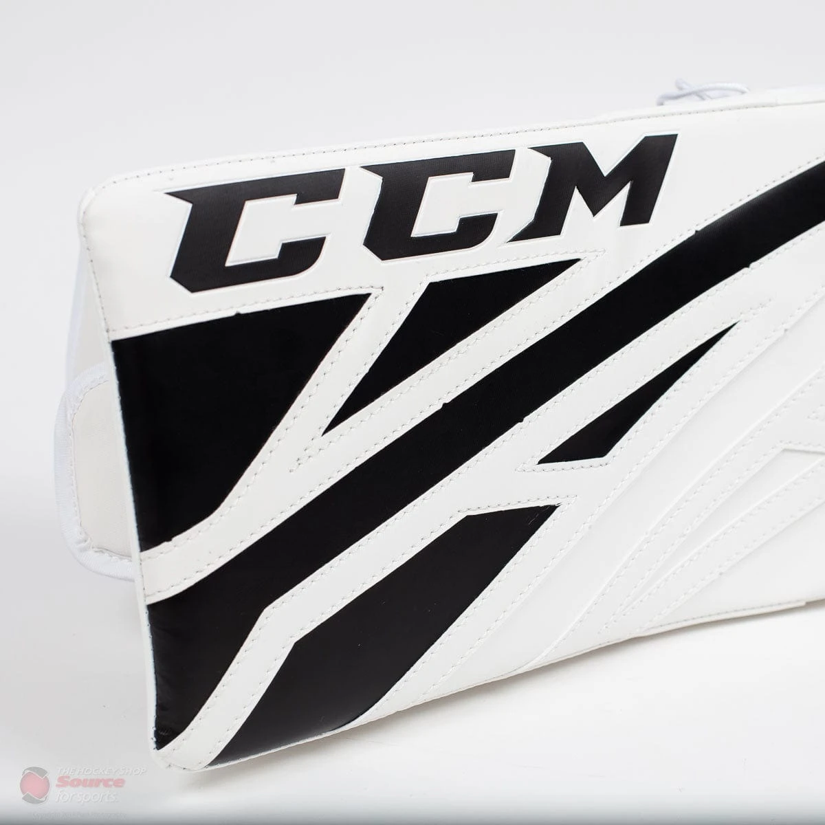 CCM Extreme Flex E4.5 Senior Goalie Blocker - Source Exclusive 2 CCM Extreme Flex E4.5 Senior Goalie Blocker - Source Exclusive - Image 2