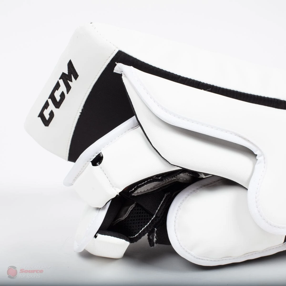 CCM Extreme Flex E4.9 Intermediate Goalie Blocker - Source Exclusive 4 CCM Extreme Flex E4.9 Intermediate Goalie Blocker - Source Exclusive - Image 4