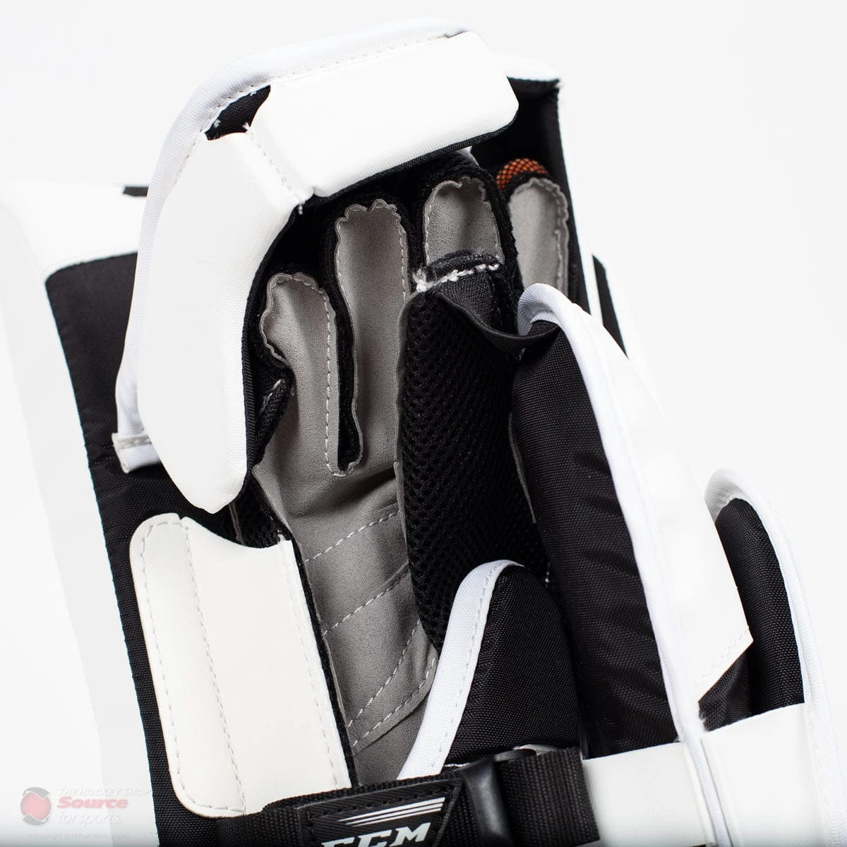 CCM Extreme Flex E4.9 Intermediate Goalie Blocker - Source Exclusive 7 CCM Extreme Flex E4.9 Intermediate Goalie Blocker - Source Exclusive - Image 7