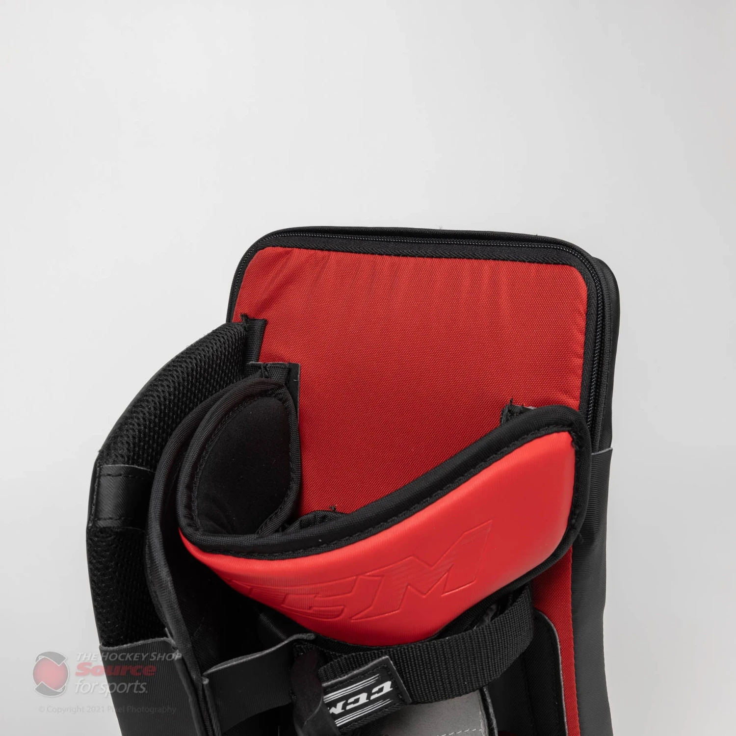 CCM Extreme Flex E5.5 Junior Goalie Blocker - Source Exclusive 8 CCM Extreme Flex E5.5 Junior Goalie Blocker - Source Exclusive - Image 8