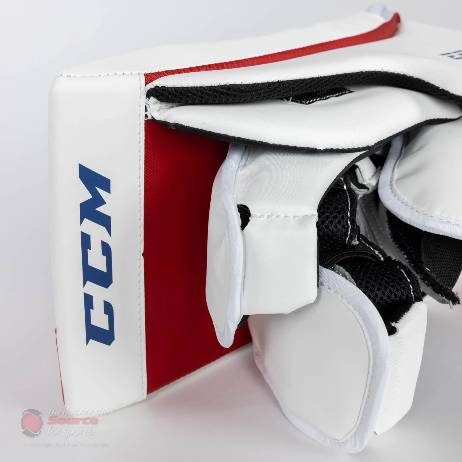 CCM Extreme Flex E5.5 Senior Goalie Blocker 9 CCM Extreme Flex E5.5 Senior Goalie Blocker - Image 9