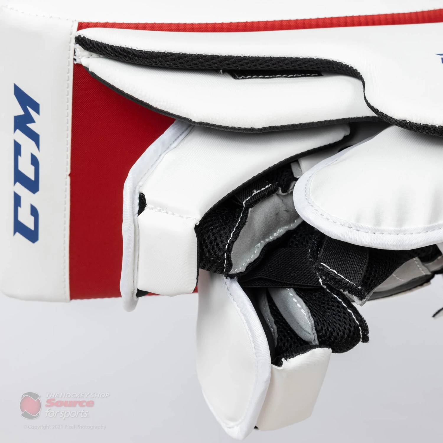 CCM Extreme Flex E5.5 Senior Goalie Blocker 8 CCM Extreme Flex E5.5 Senior Goalie Blocker - Image 8
