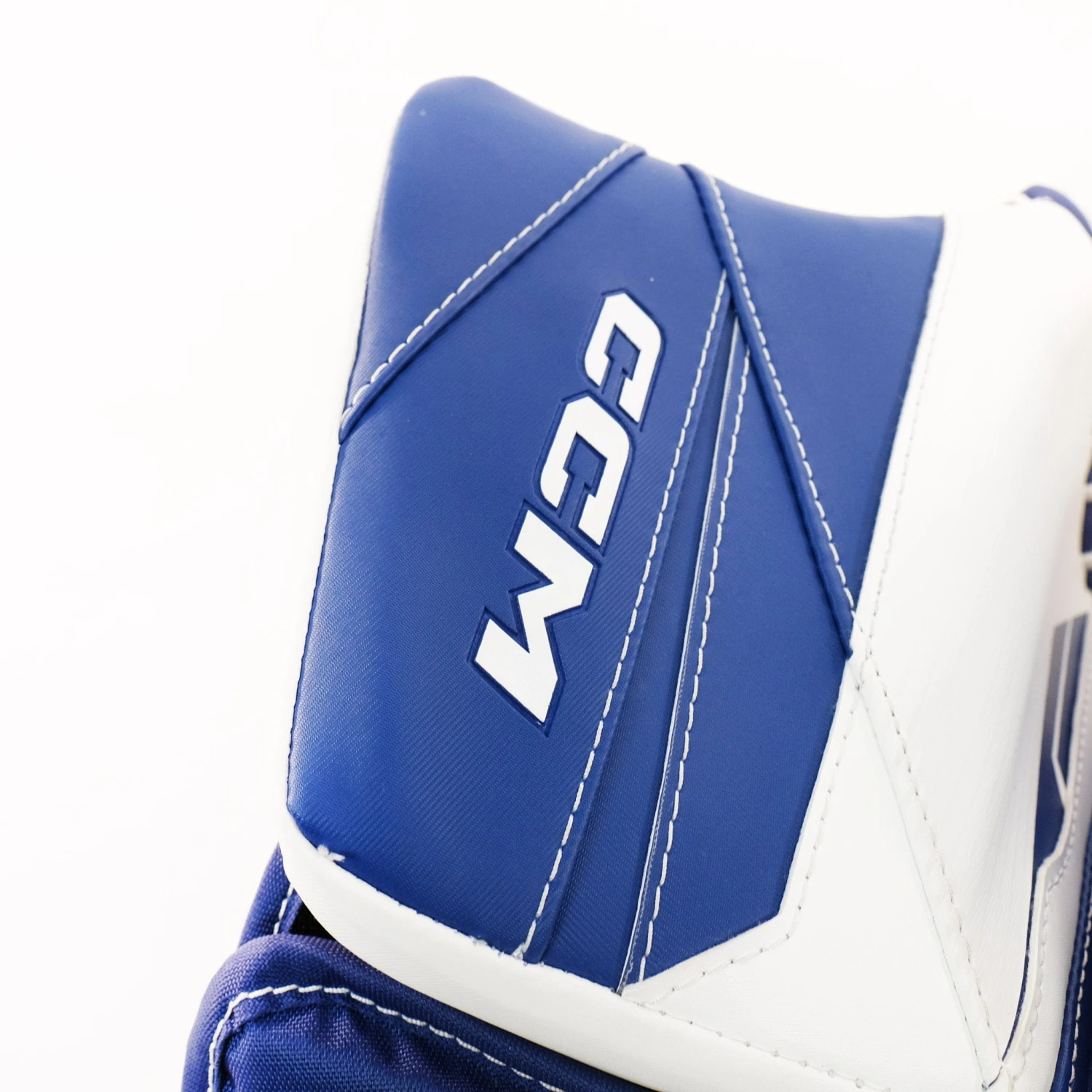 CCM Axis 2.5 Junior Goalie Catcher 17 CCM Axis 2.5 Junior Goalie Catcher - Image 17