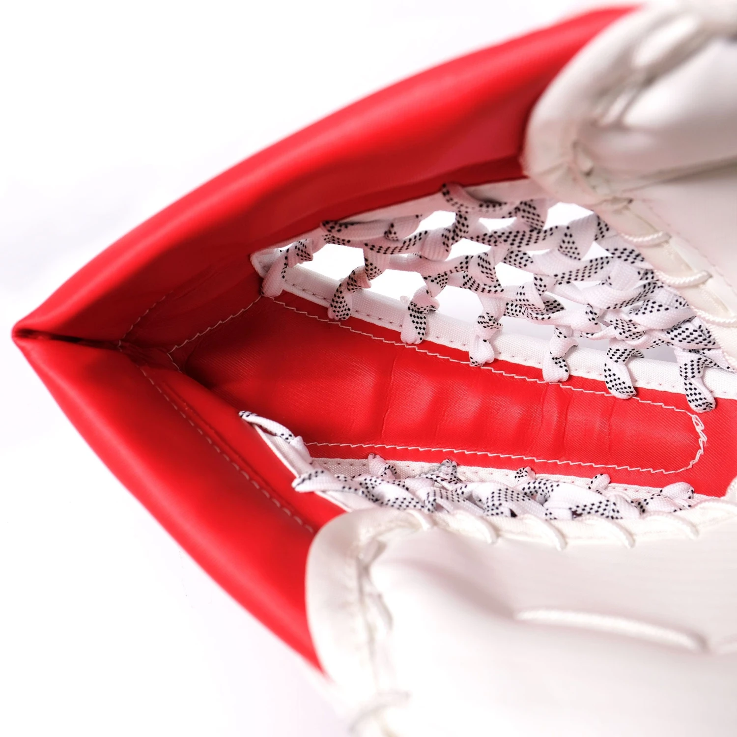 CCM Axis 2 Senior Goalie Catcher - 590 Degree 3 CCM Axis 2 Senior Goalie Catcher - 590 Degree - Image 3