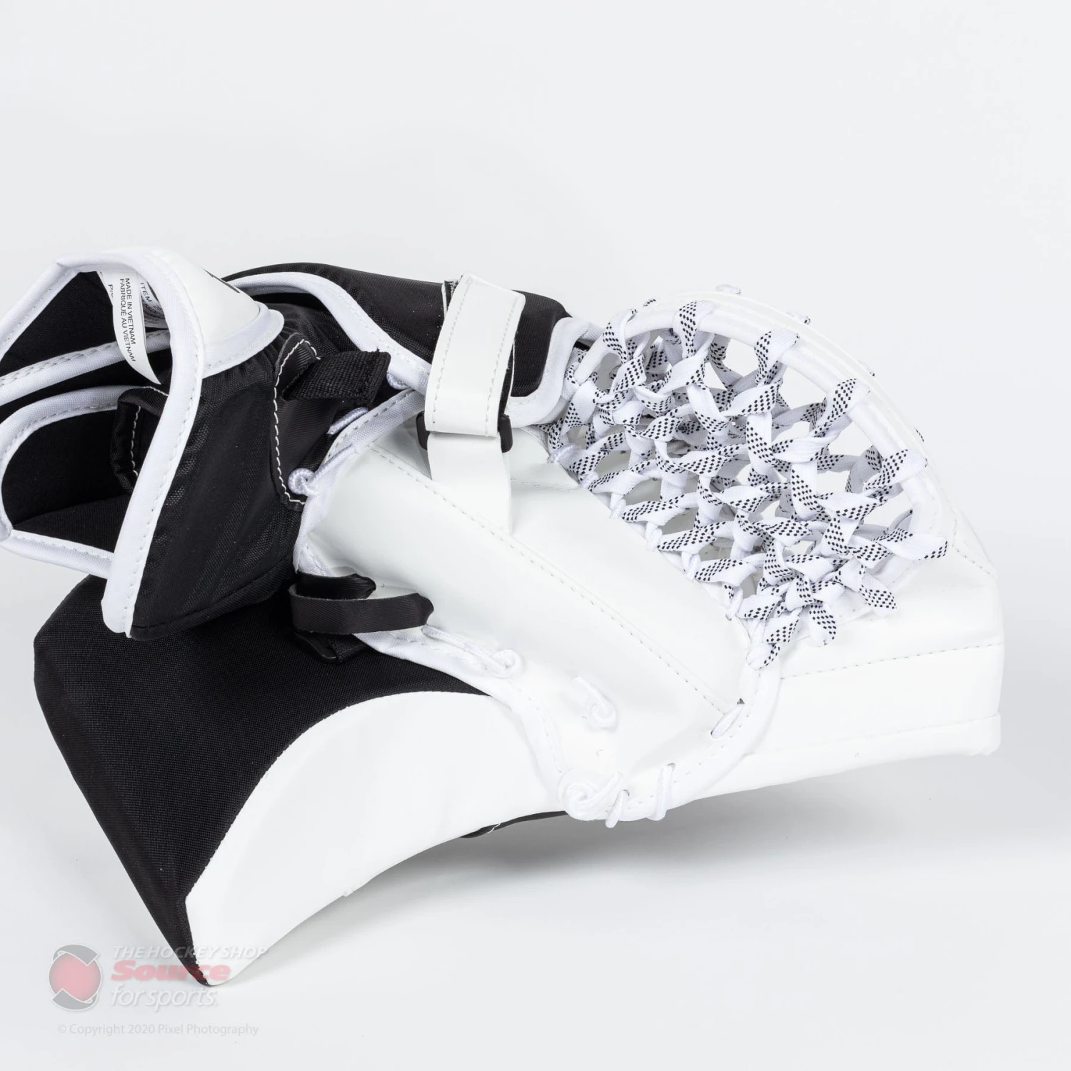 CCM Axis A1.5 Junior Goalie Catcher - Source Exclusive 4 CCM Axis A1.5 Junior Goalie Catcher - Source Exclusive - Image 4