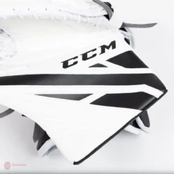 CCM Extreme Flex E4.5 Junior Goalie Catcher - Source Exclusive -PowerShot CCM Deals Store ccm catchers ccm extreme flex e4 5 junior goalie catcher source exclusive 5323871912002