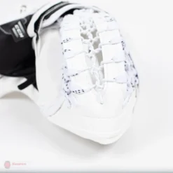 CCM Extreme Flex E4.5 Junior Goalie Catcher - Source Exclusive -PowerShot CCM Deals Store ccm catchers ccm extreme flex e4 5 junior goalie catcher source exclusive 5323873550402