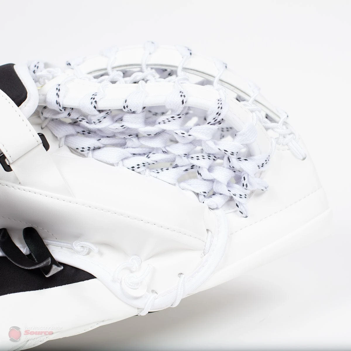 CCM Extreme Flex E4.9 Intermediate Goalie Catcher - Source Exclusive 5 CCM Extreme Flex E4.9 Intermediate Goalie Catcher - Source Exclusive - Image 5