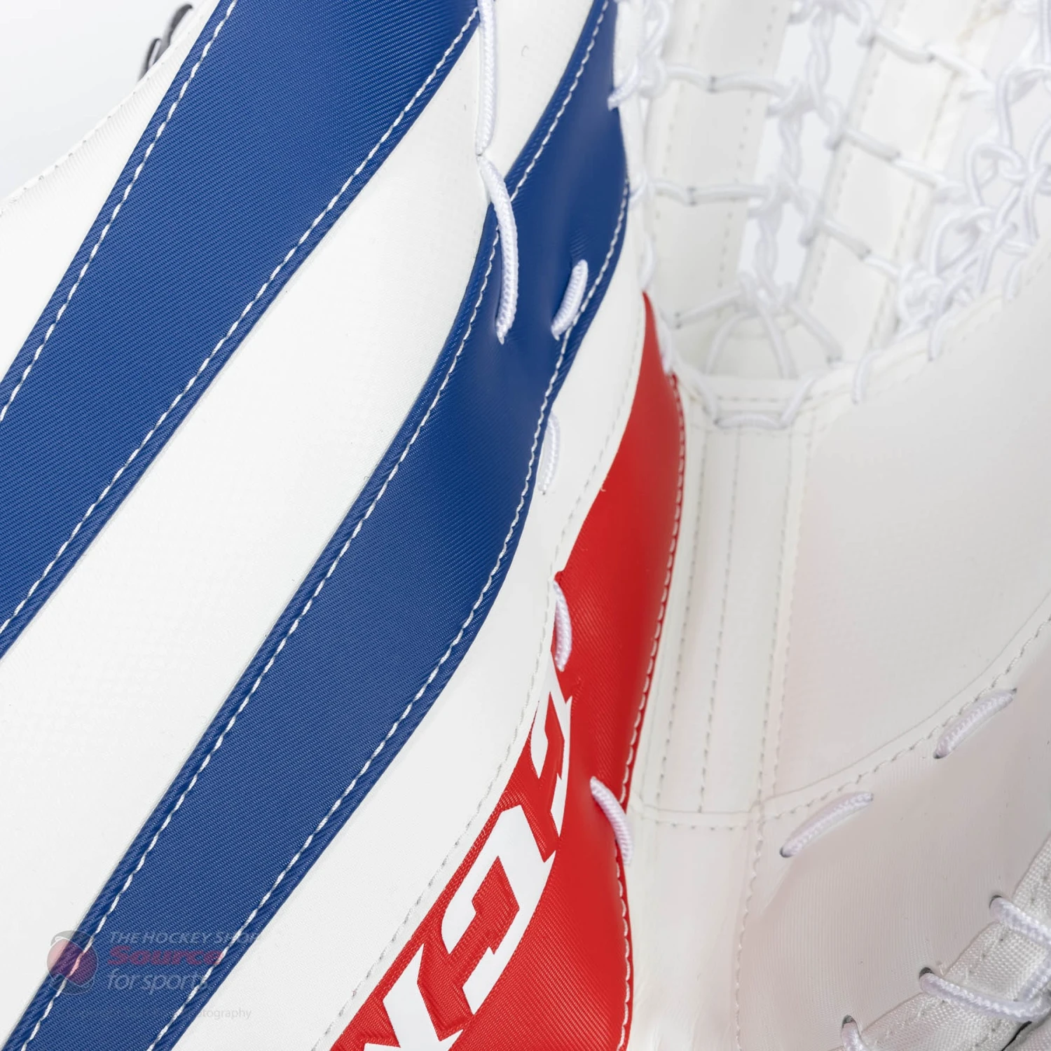 CCM Extreme Flex E5.5 Senior Goalie Catcher 5 CCM Extreme Flex E5.5 Senior Goalie Catcher - Image 5