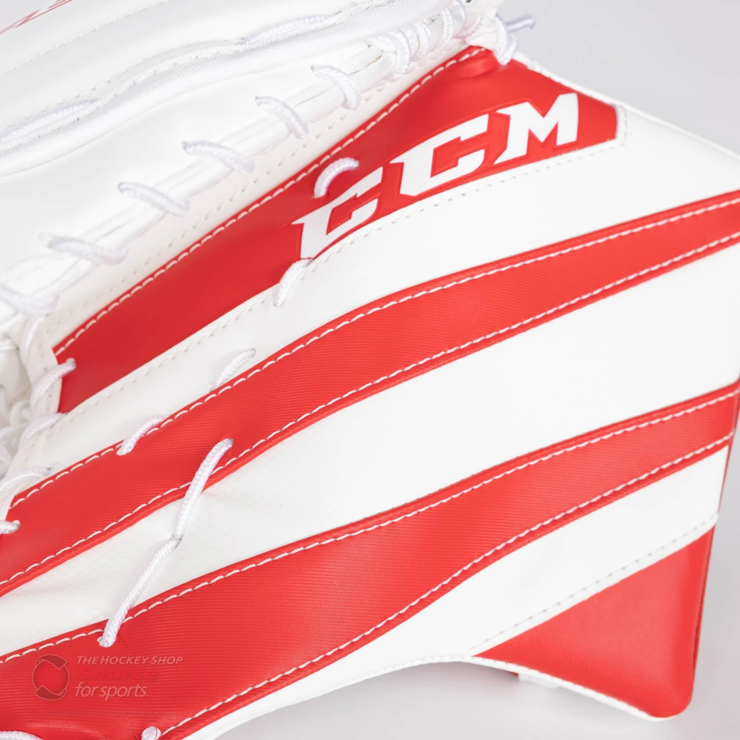 CCM Extreme Flex E5.5 Youth Goalie Catcher 5 CCM Extreme Flex E5.5 Youth Goalie Catcher - Image 5