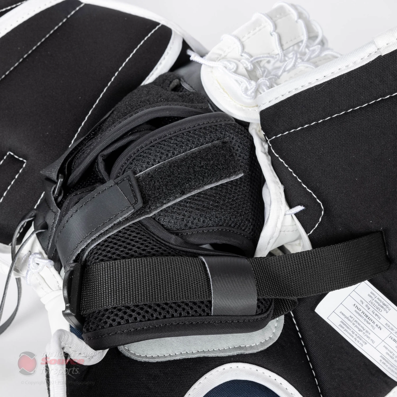 CCM Extreme Flex E5.9 Intermediate Goalie Catcher 14 CCM Extreme Flex E5.9 Intermediate Goalie Catcher - Image 14