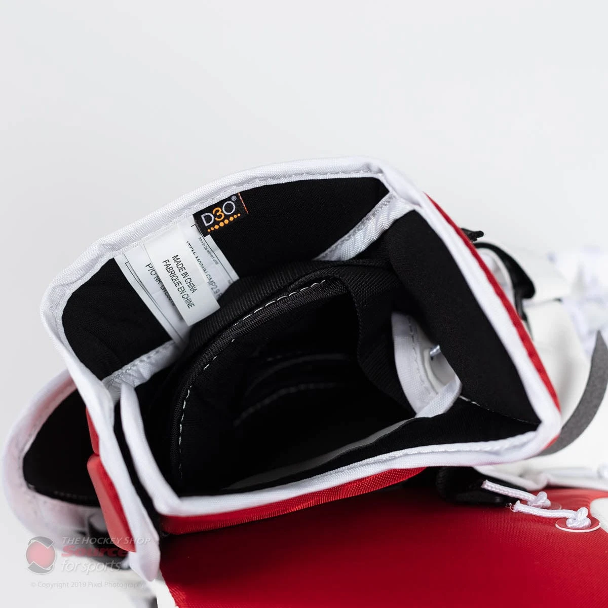 CCM Premier P2.9 Senior Goalie Catcher - Source Exclusive 7 CCM Premier P2.9 Senior Goalie Catcher - Source Exclusive - Image 7