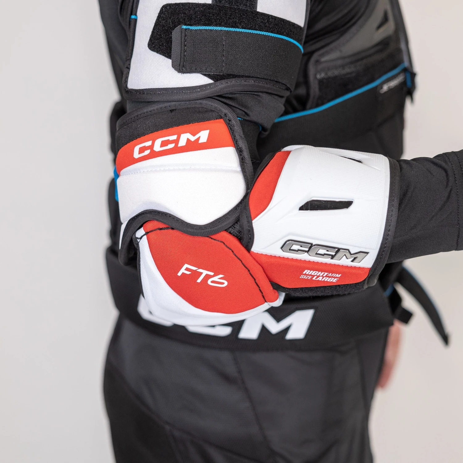 CCM Jetspeed FT6 Junior Hockey Elbow Pads 8 CCM Jetspeed FT6 Junior Hockey Elbow Pads - Image 8
