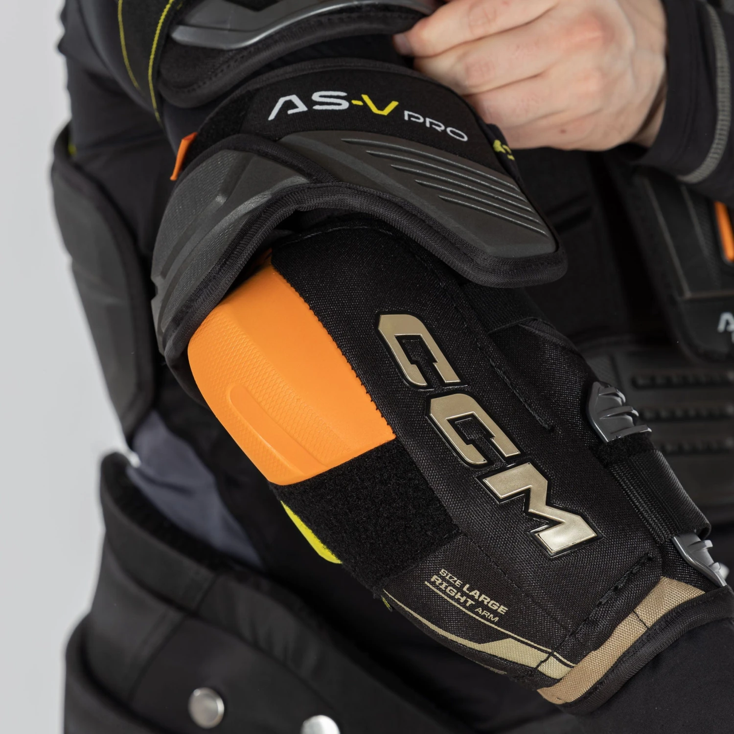 CCM Tacks AS-V Pro Senior Hockey Elbow Pads 15 CCM Tacks AS-V Pro Senior Hockey Elbow Pads - Image 15