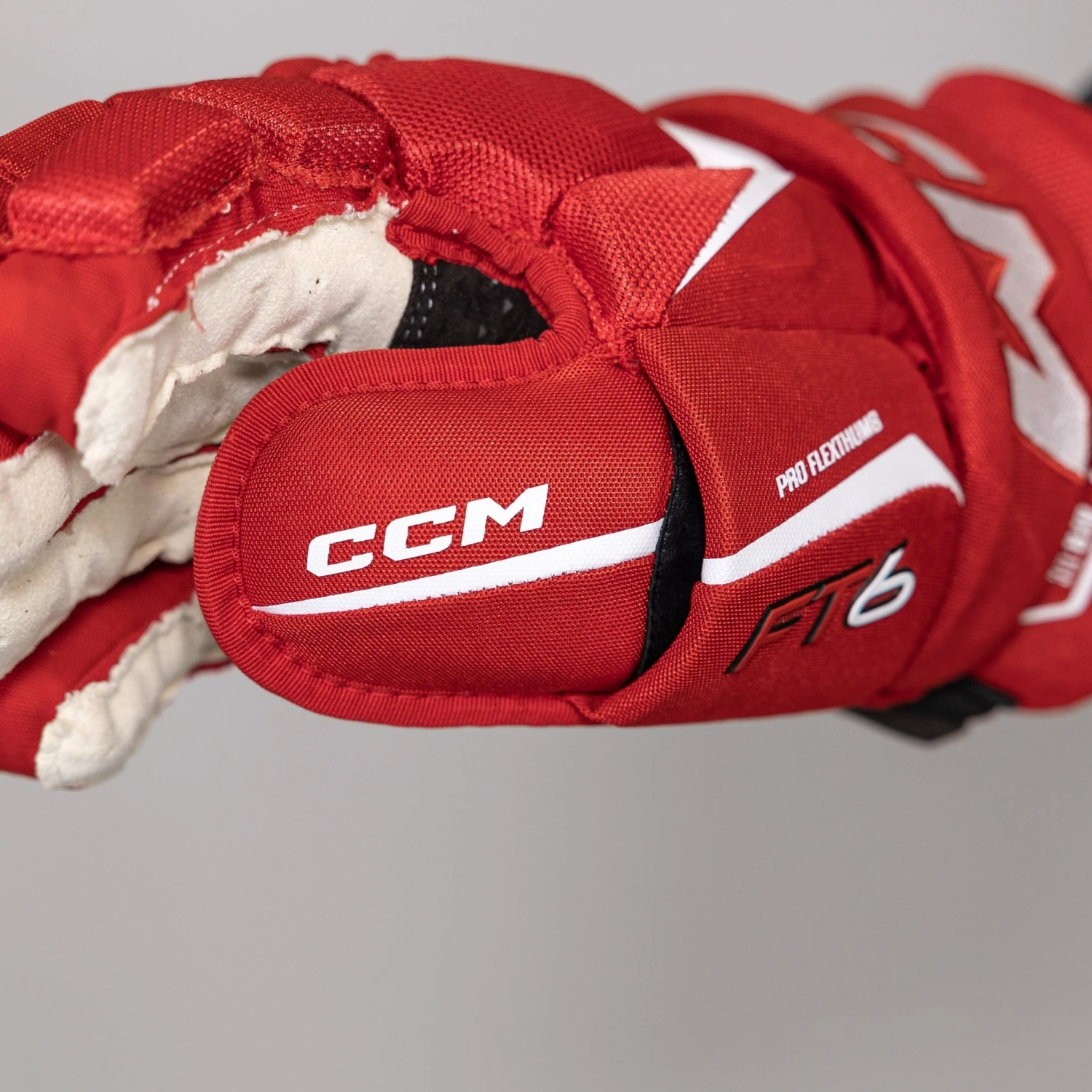 CCM Jetspeed FT6 Junior Hockey Gloves 14 CCM Jetspeed FT6 Junior Hockey Gloves - Image 14