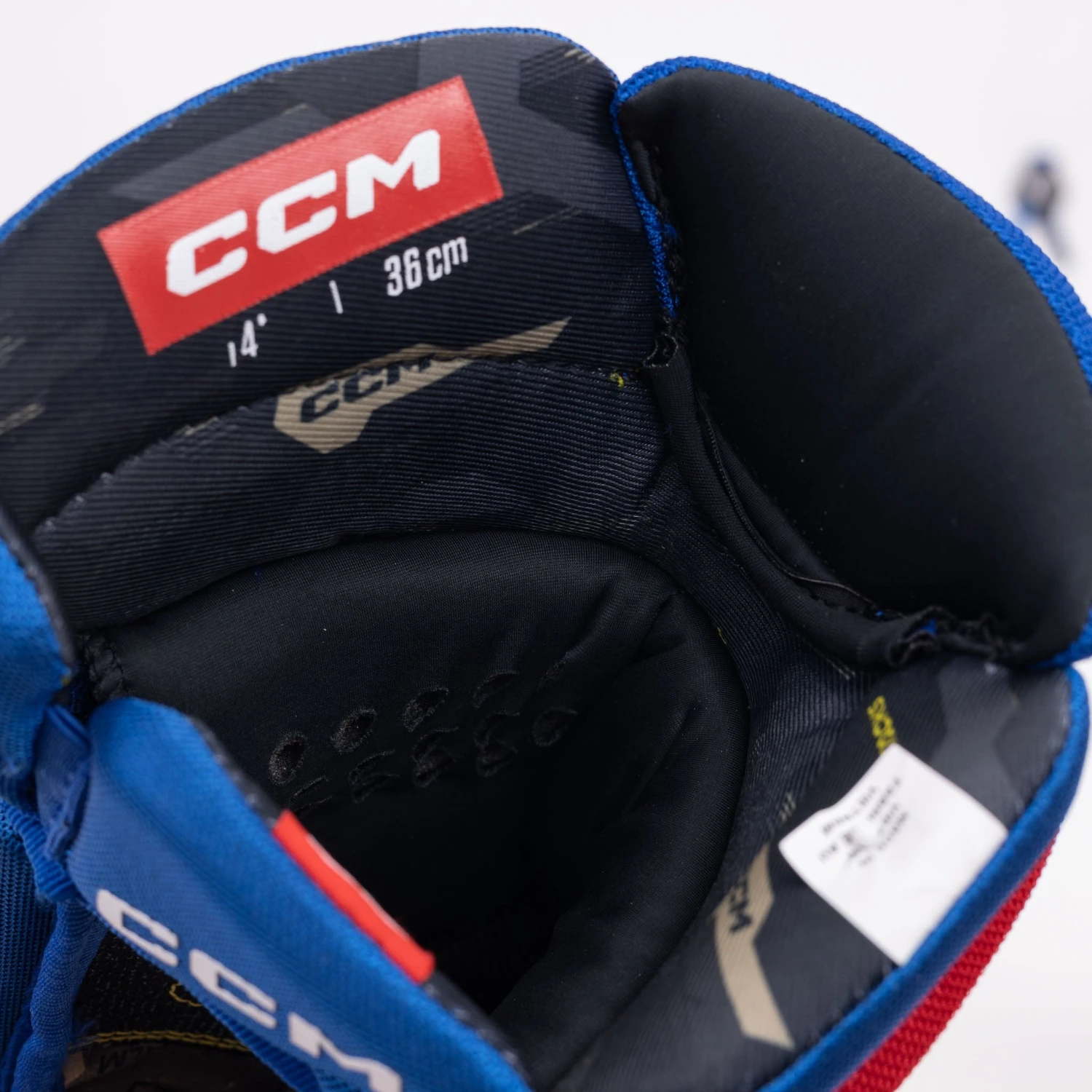 CCM Tacks AS-V Senior Hockey Gloves 7 CCM Tacks AS-V Senior Hockey Gloves - Image 7