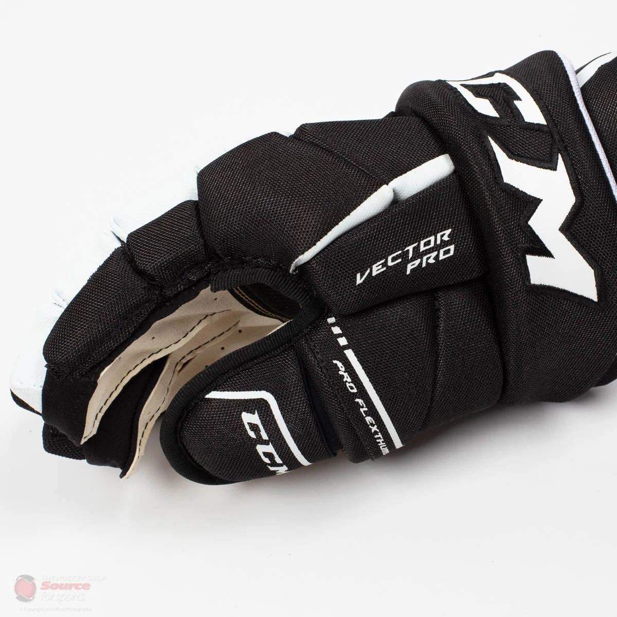 CCM Tacks Vector Pro Senior Hockey Gloves (2020) 2 CCM Tacks Vector Pro Senior Hockey Gloves (2020) - Image 2