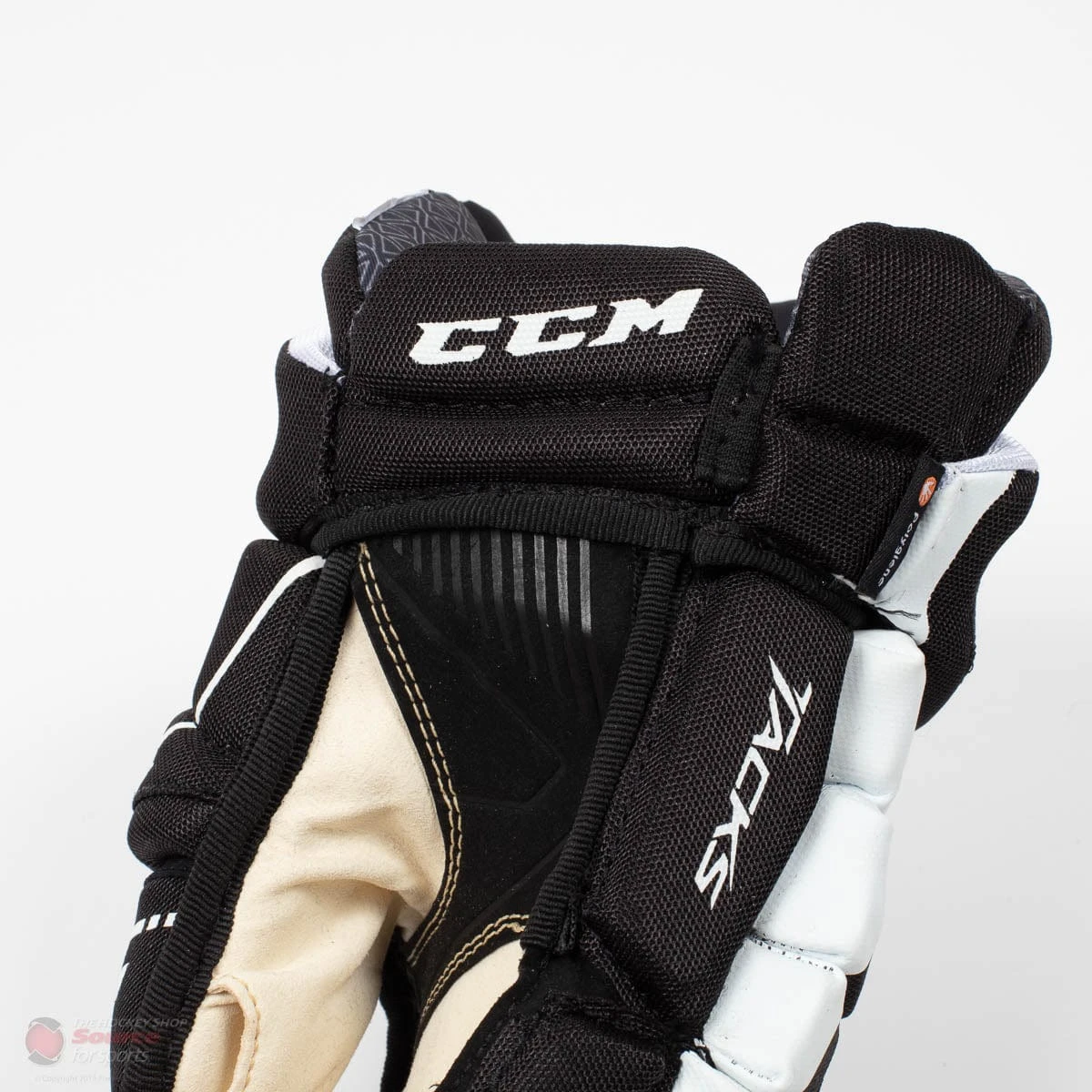 CCM Tacks Vector Pro Senior Hockey Gloves (2020) 5 CCM Tacks Vector Pro Senior Hockey Gloves (2020) - Image 5