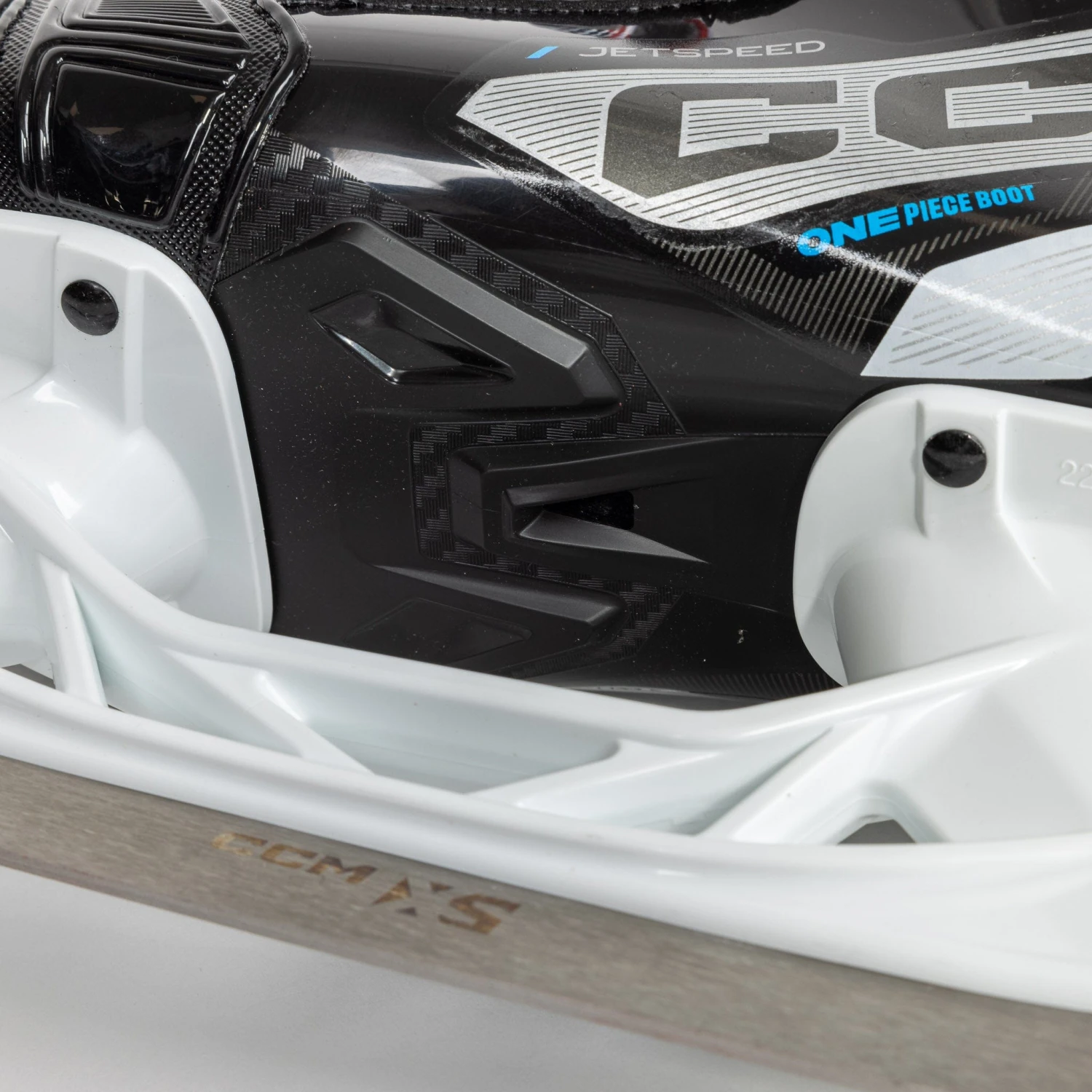 CCM Jetspeed FT680 Junior Hockey Skates 10 CCM Jetspeed FT680 Junior Hockey Skates - Image 10