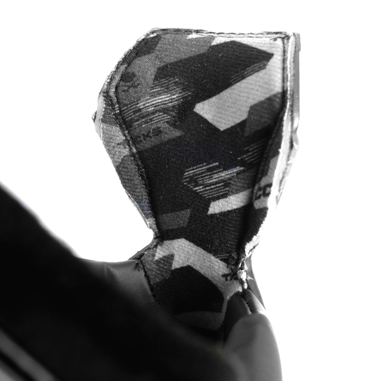 CCM Tacks Vector Plus Intermediate Hockey Skates 5 CCM Tacks Vector Plus Intermediate Hockey Skates - Image 5