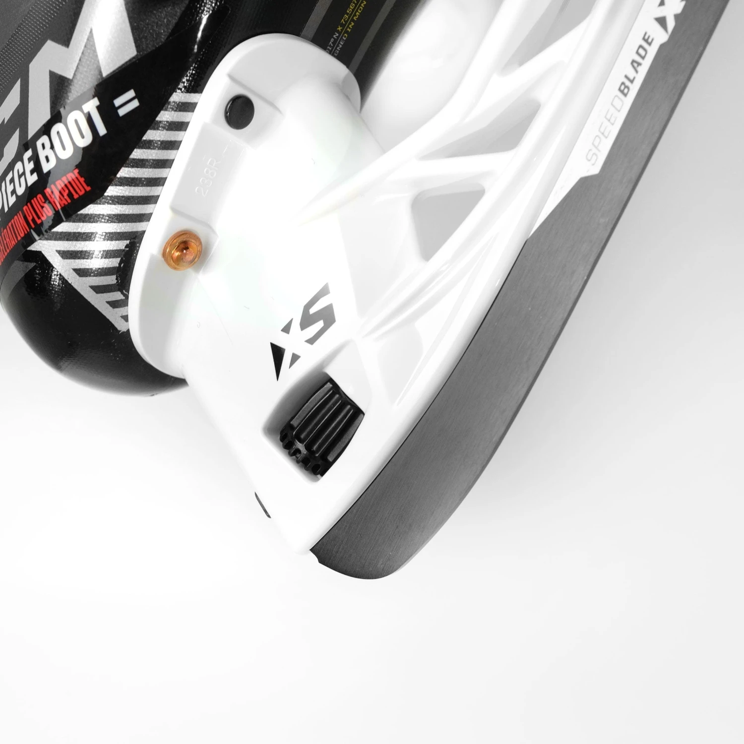 CCM Tacks Vector Plus Intermediate Hockey Skates 4 CCM Tacks Vector Plus Intermediate Hockey Skates - Image 4