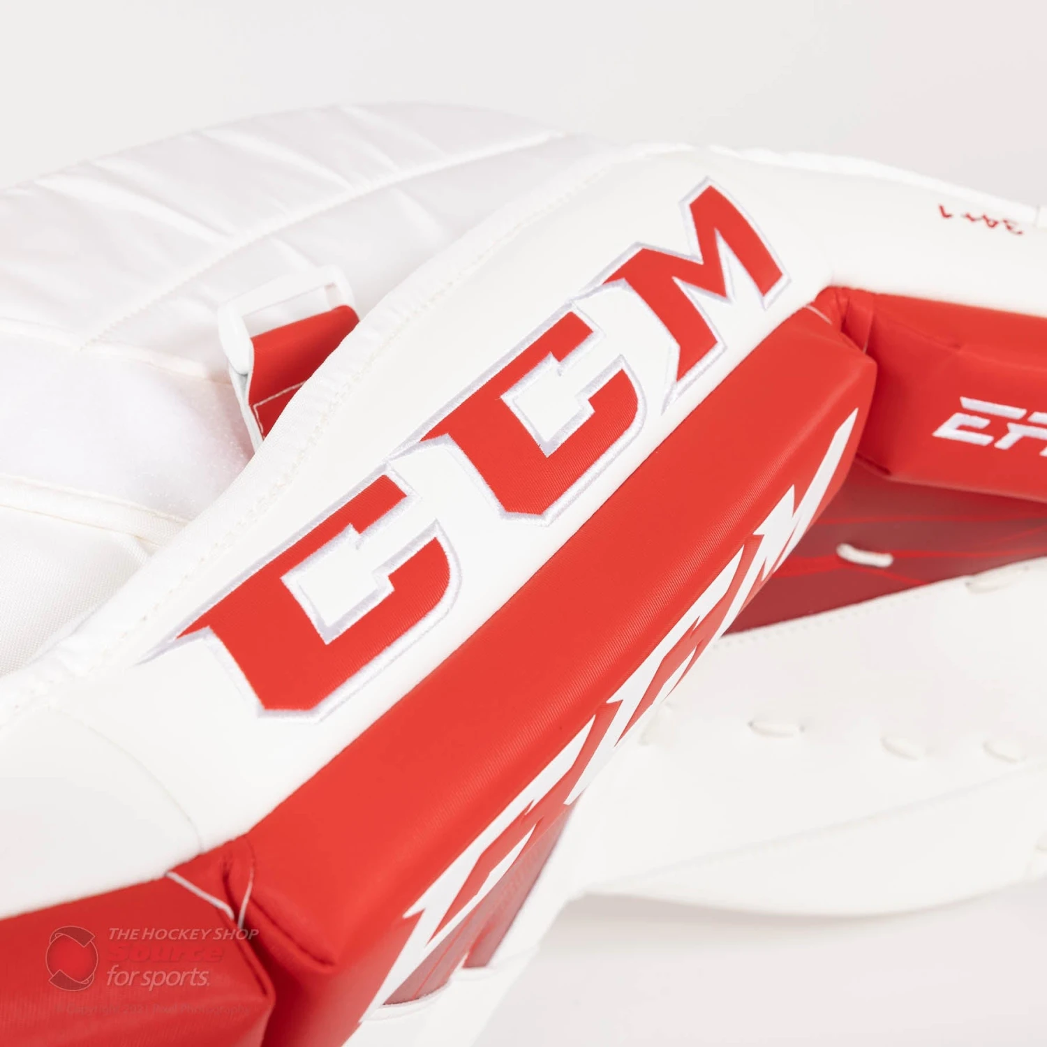 CCM Extreme Flex 5 Senior Goalie Leg Pads 7 CCM Extreme Flex 5 Senior Goalie Leg Pads - Image 7