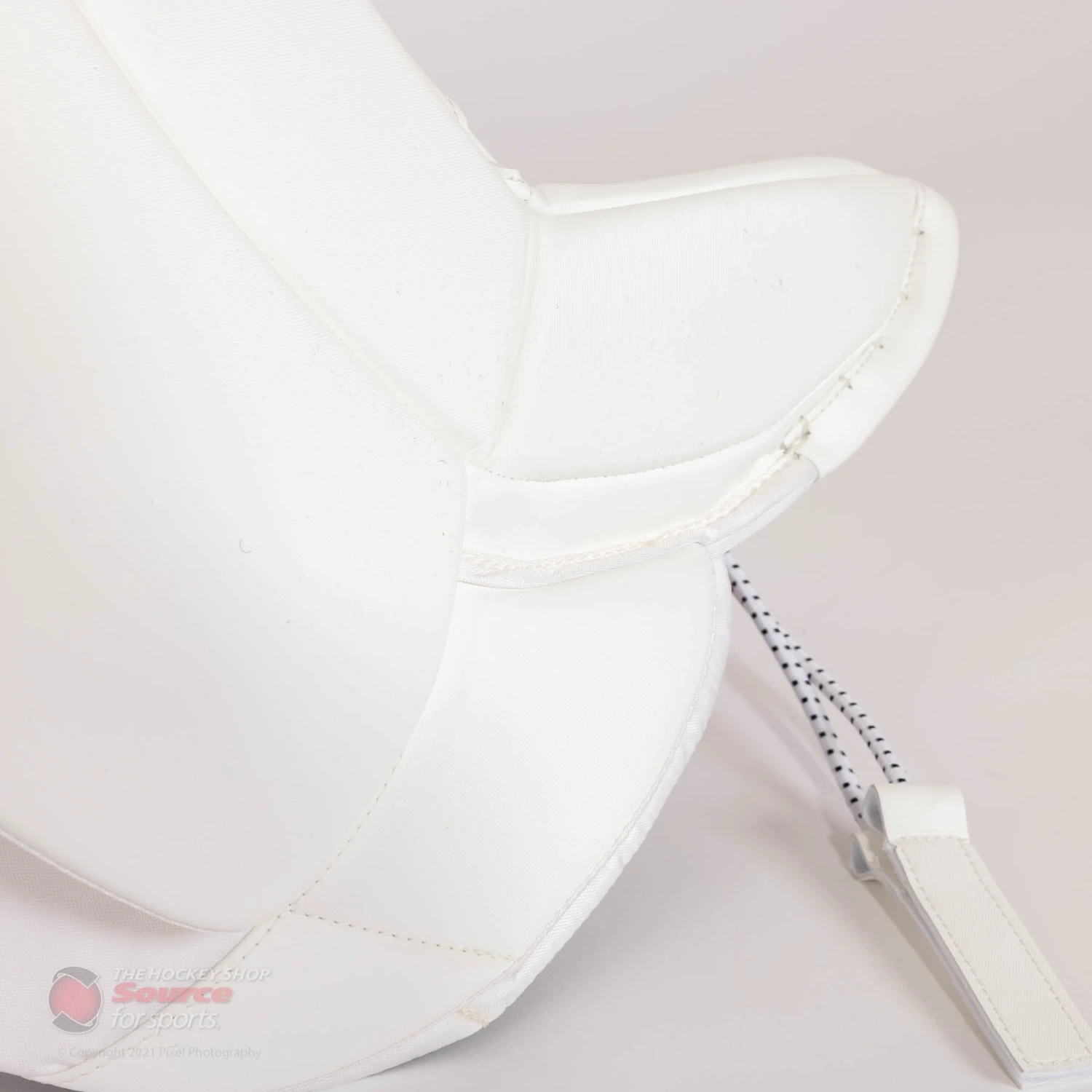 CCM Extreme Flex 5 Senior Goalie Leg Pads 20 CCM Extreme Flex 5 Senior Goalie Leg Pads - Image 20