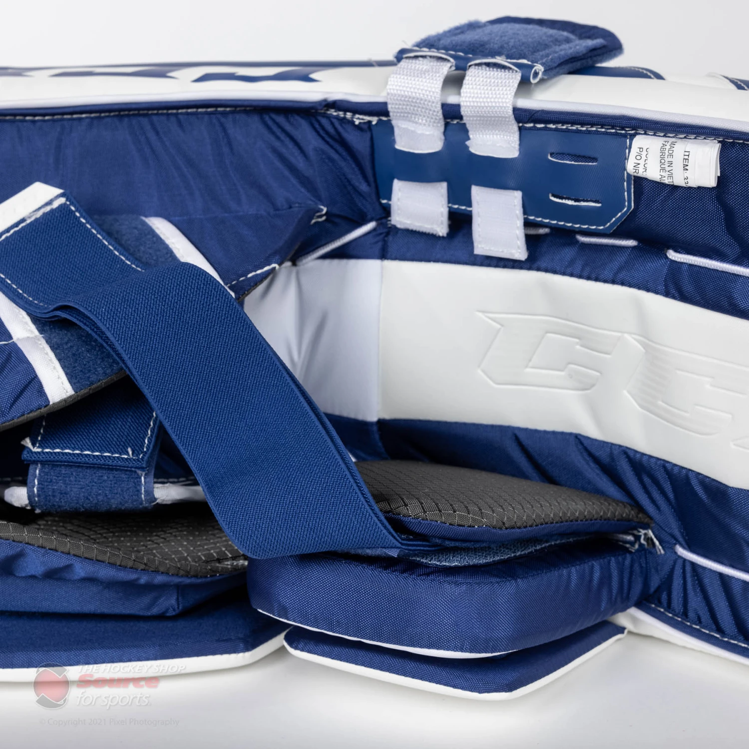 CCM Extreme Flex E5.5 Junior Goalie Leg Pads 13 CCM Extreme Flex E5.5 Junior Goalie Leg Pads - Image 13