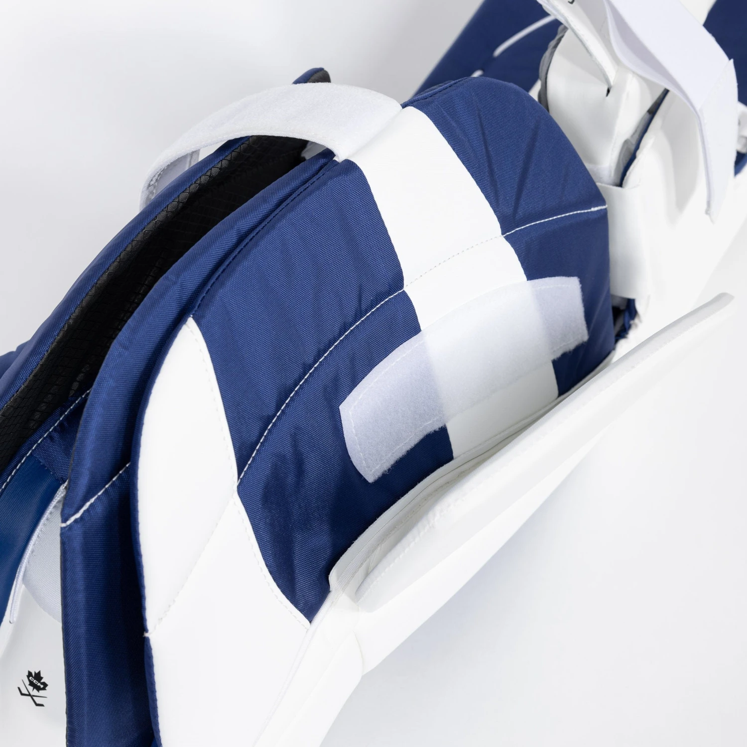 CCM Extreme Flex E6.9 Senior Goalie Leg Pads 10 CCM Extreme Flex E6.9 Senior Goalie Leg Pads - Image 10