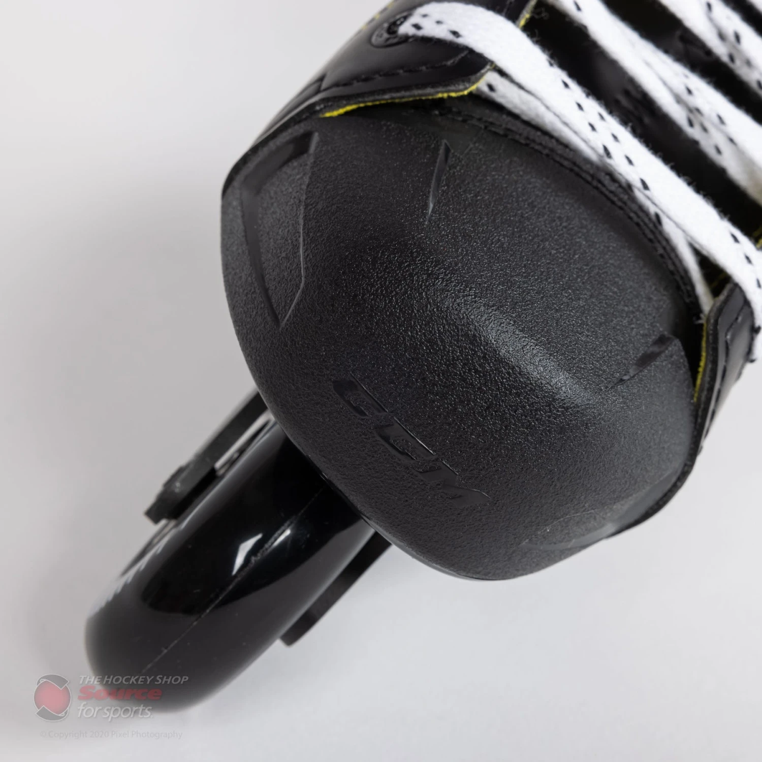 CCM Super Tacks 9350R Youth Roller Hockey Skates 11 CCM Super Tacks 9350R Youth Roller Hockey Skates - Image 11