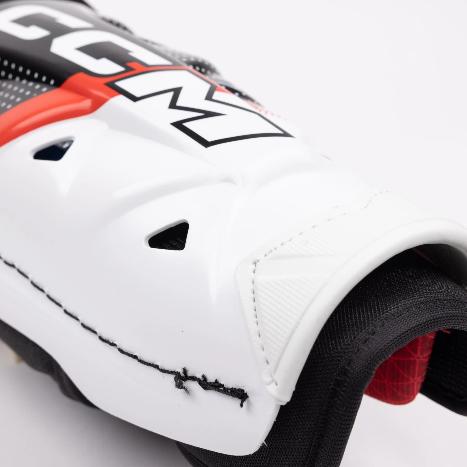 CCM Jetspeed FT680 Junior Hockey Shin Guards 4 CCM Jetspeed FT680 Junior Hockey Shin Guards - Image 4