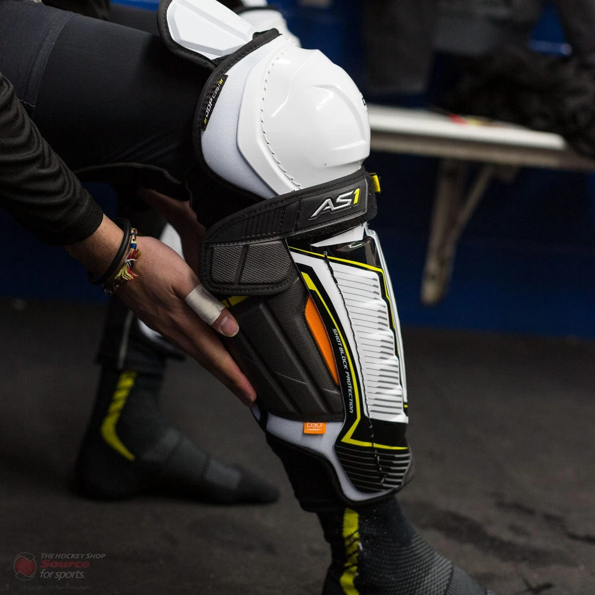 CCM Super Tacks AS1 Junior Hockey Shin Guards 15 CCM Super Tacks AS1 Junior Hockey Shin Guards - Image 15