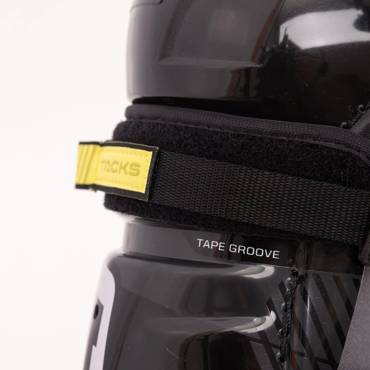 CCM Tacks AS580 Junior Hockey Shin Guards 4 CCM Tacks AS580 Junior Hockey Shin Guards - Image 4