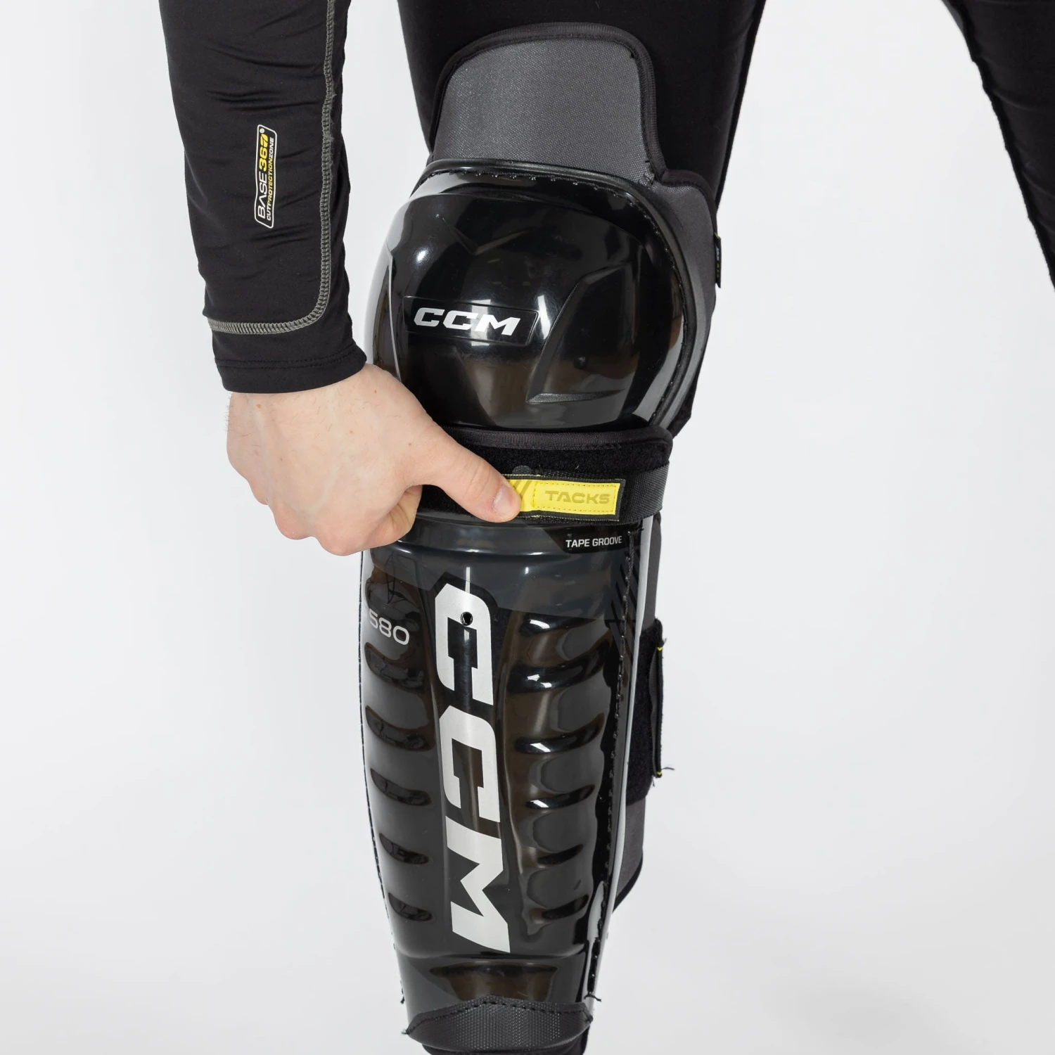 CCM Tacks AS580 Senior Hockey Shin Guards 4 CCM Tacks AS580 Senior Hockey Shin Guards - Image 4