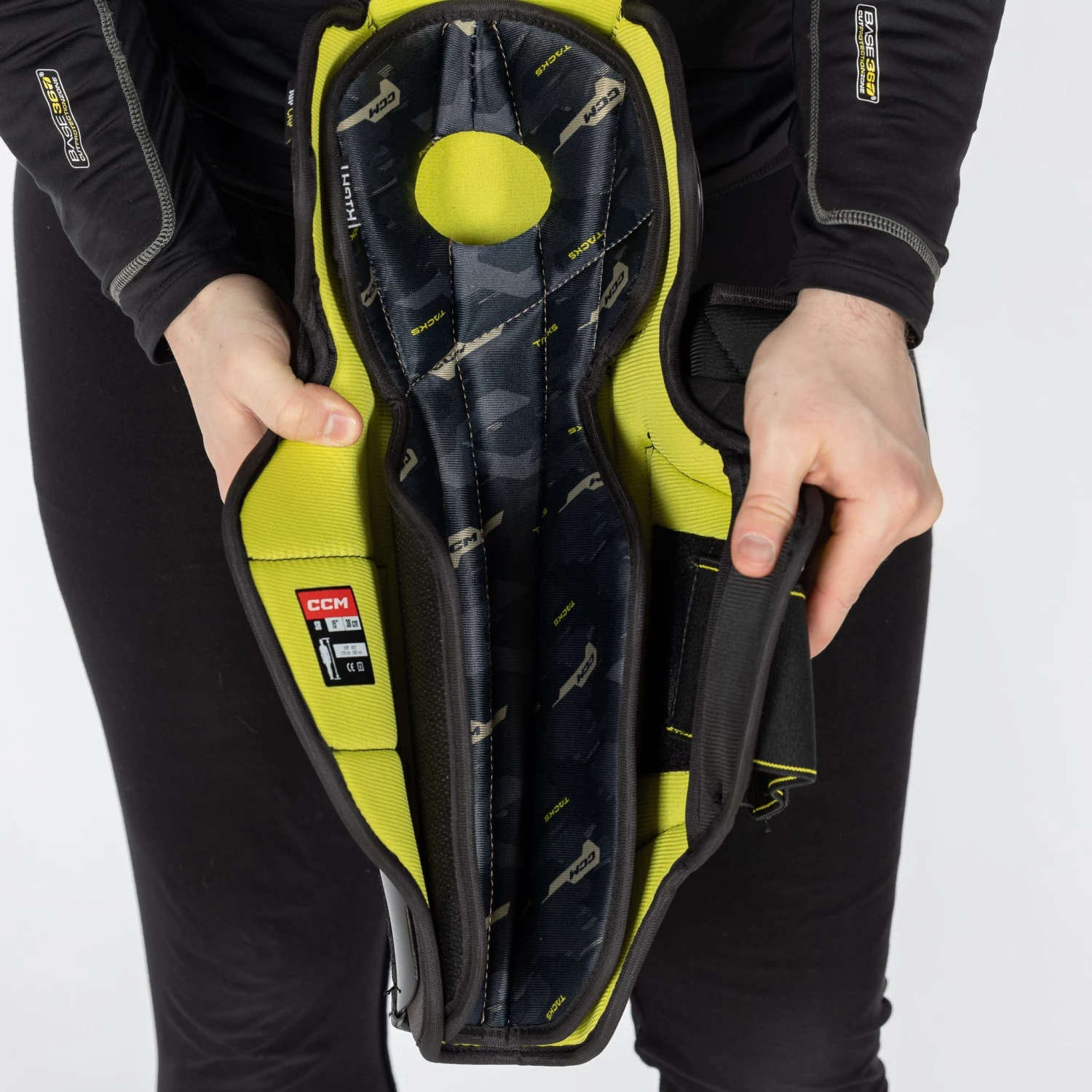 CCM Tacks AS580 Senior Hockey Shin Guards 10 CCM Tacks AS580 Senior Hockey Shin Guards - Image 10