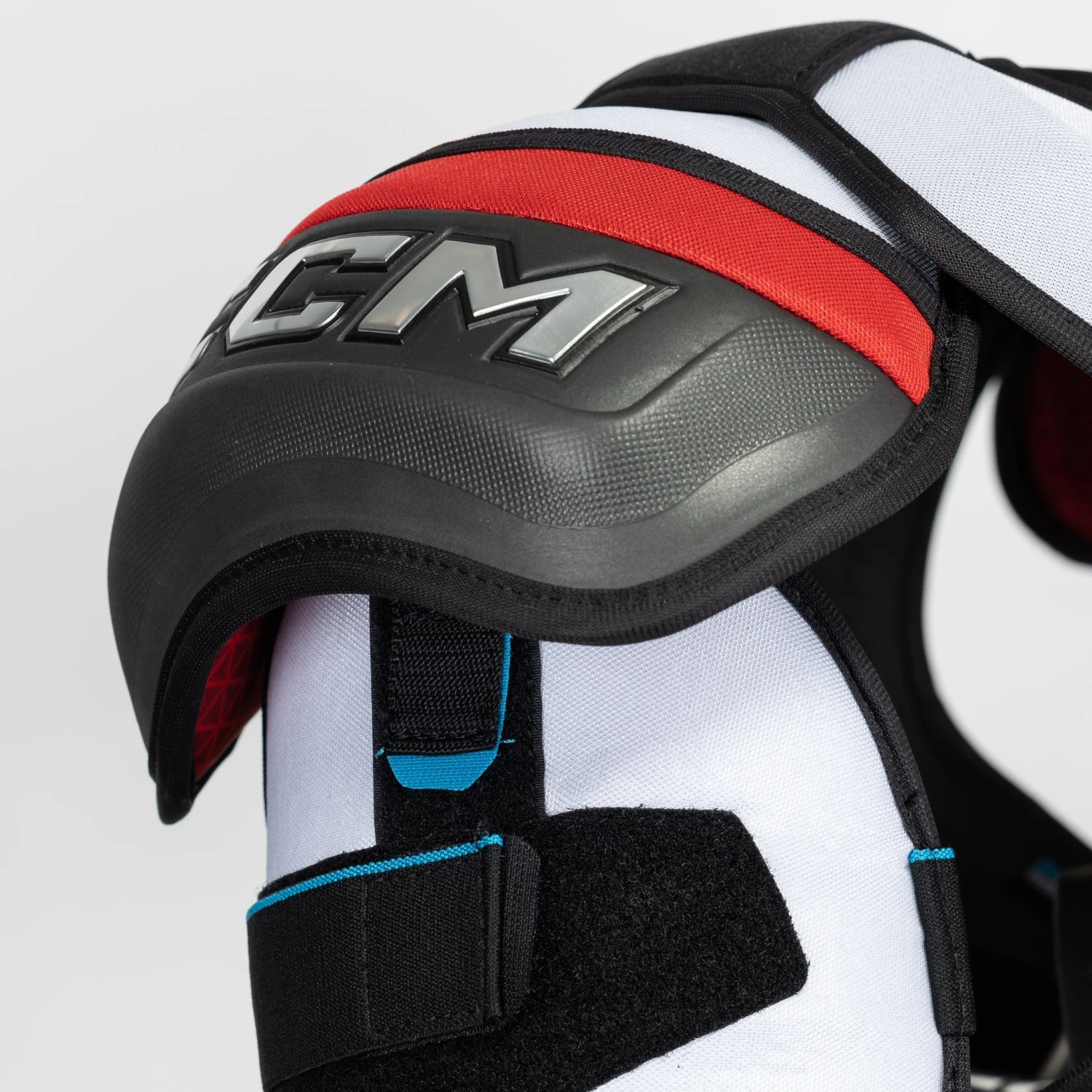 CCM Jetspeed FT6 Senior Hockey Shoulder Pads 6 CCM Jetspeed FT6 Senior Hockey Shoulder Pads - Image 6