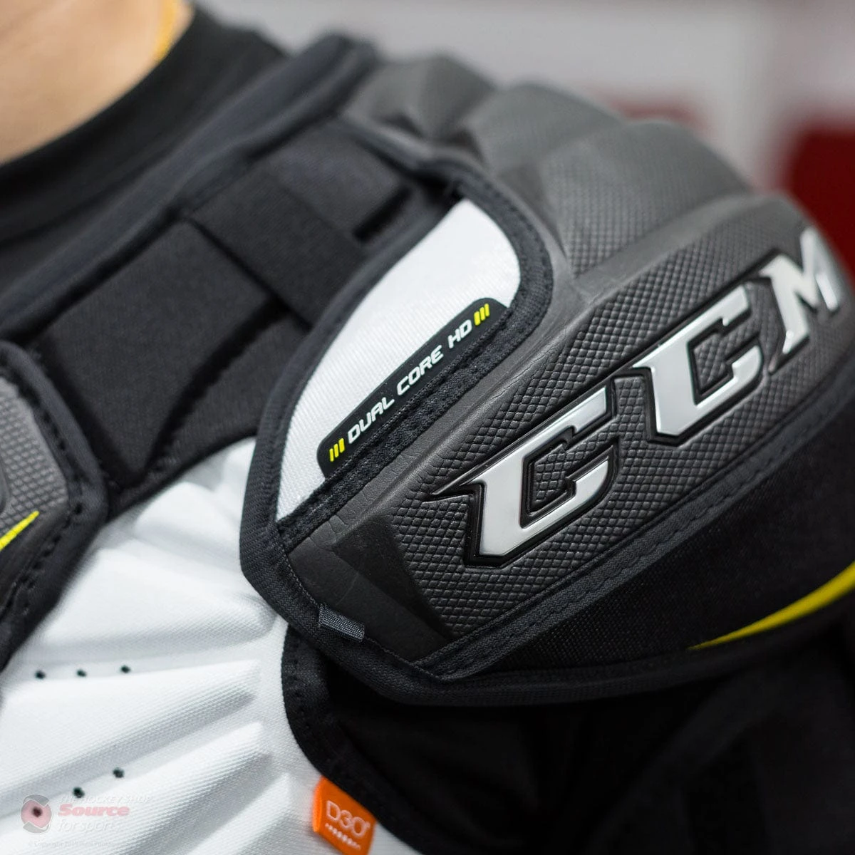 CCM Super Tacks AS1 Senior Hockey Shoulder Pads 11 CCM Super Tacks AS1 Senior Hockey Shoulder Pads - Image 11