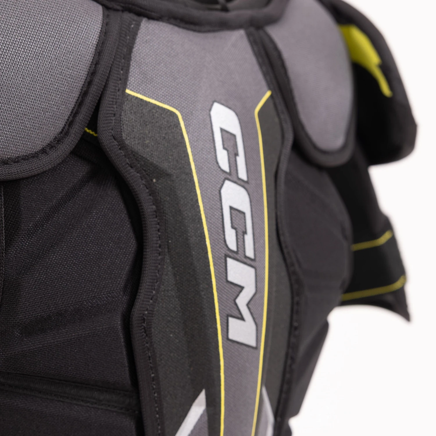 CCM Tacks AS580 Junior Hockey Shoulder Pads 3 CCM Tacks AS580 Junior Hockey Shoulder Pads - Image 3