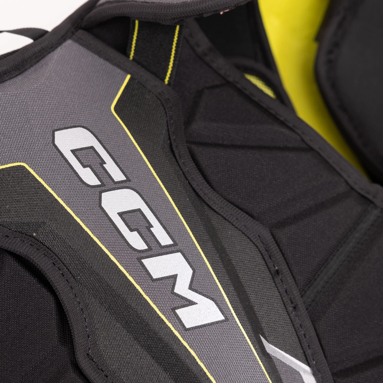 CCM Tacks AS580 Junior Hockey Shoulder Pads 11 CCM Tacks AS580 Junior Hockey Shoulder Pads - Image 11