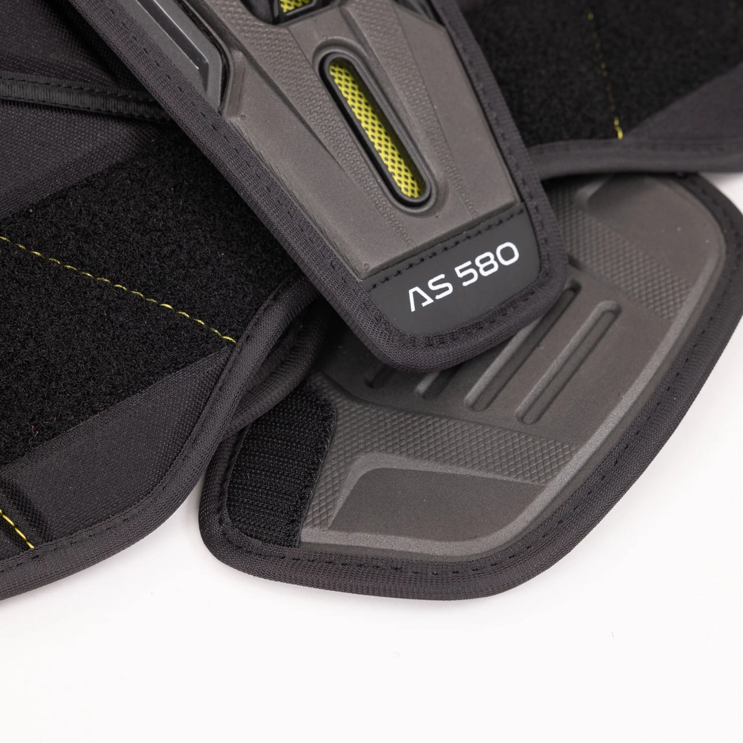 CCM Tacks AS580 Junior Hockey Shoulder Pads 9 CCM Tacks AS580 Junior Hockey Shoulder Pads - Image 9