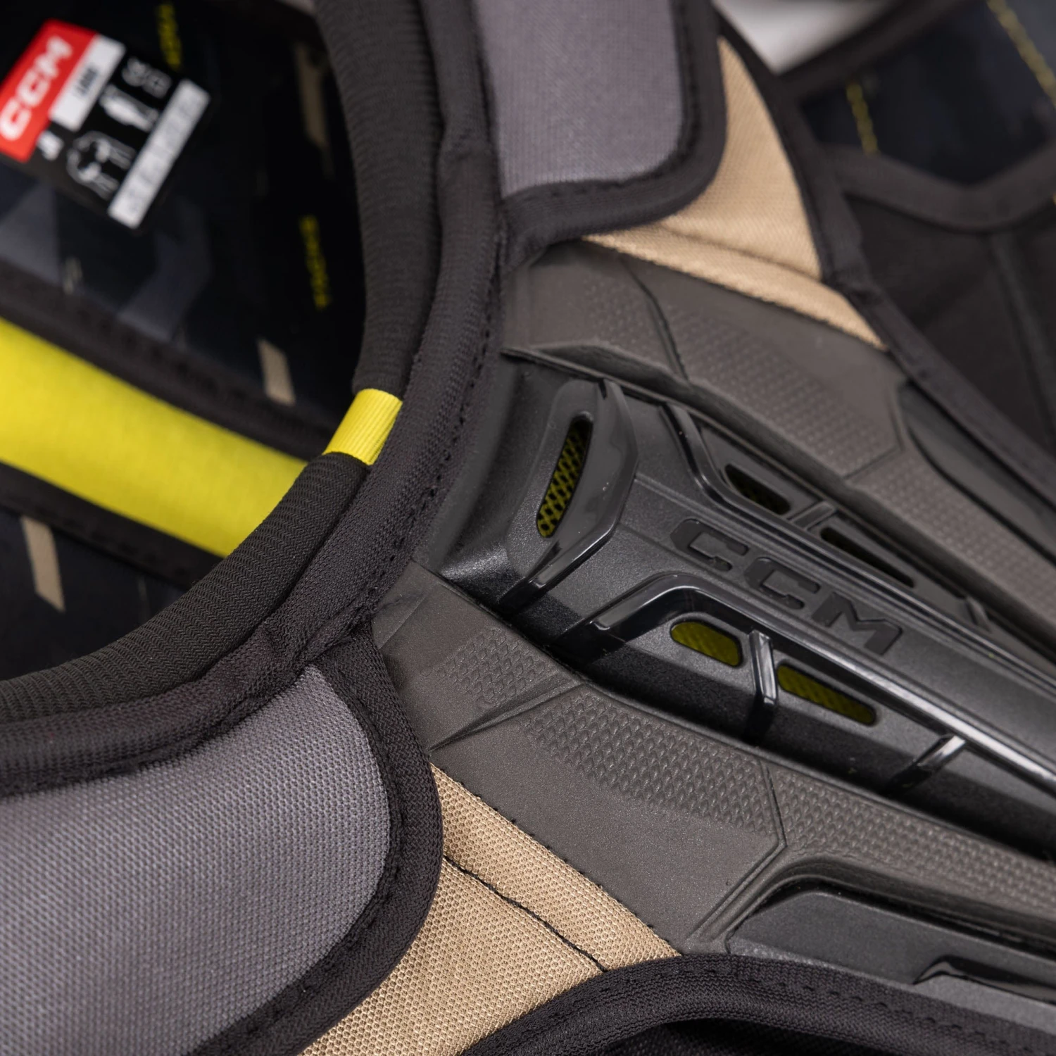 CCM Tacks AS580 Junior Hockey Shoulder Pads 10 CCM Tacks AS580 Junior Hockey Shoulder Pads - Image 10