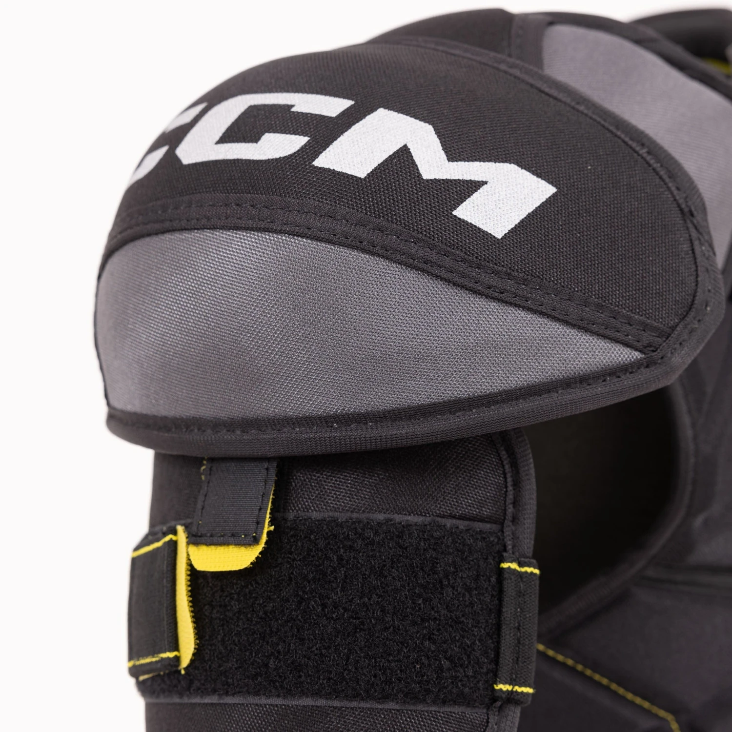 CCM Tacks AS580 Junior Hockey Shoulder Pads 4 CCM Tacks AS580 Junior Hockey Shoulder Pads - Image 4